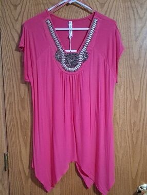 White Mark fuschia top, size XL
